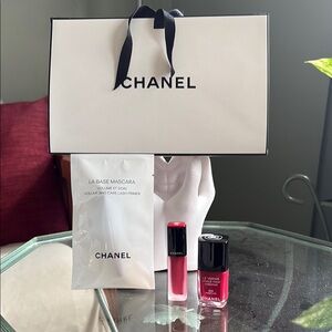 Chanel Le Vernis Nail Polish - Vibrant Pink